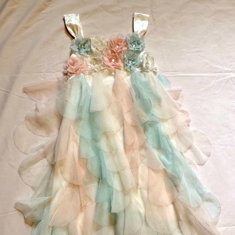 Girls dress.